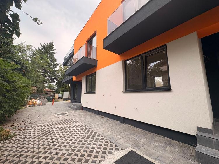 Duplex cu 4 camere cu Canalizare în Străulești