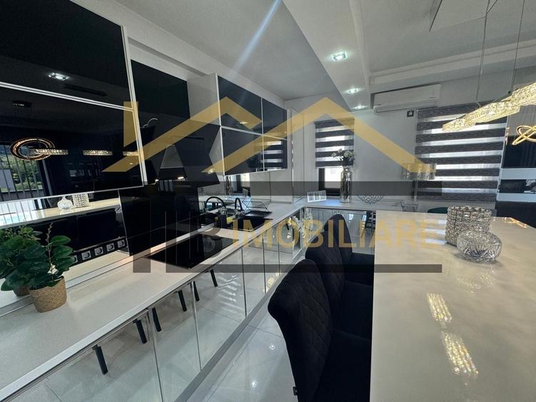Apartament cu 3 camere semidecomandat, mobilat în Est