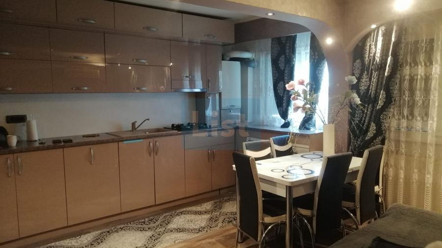 Apartament cu 3 camere decomandat, mobilat în Gării