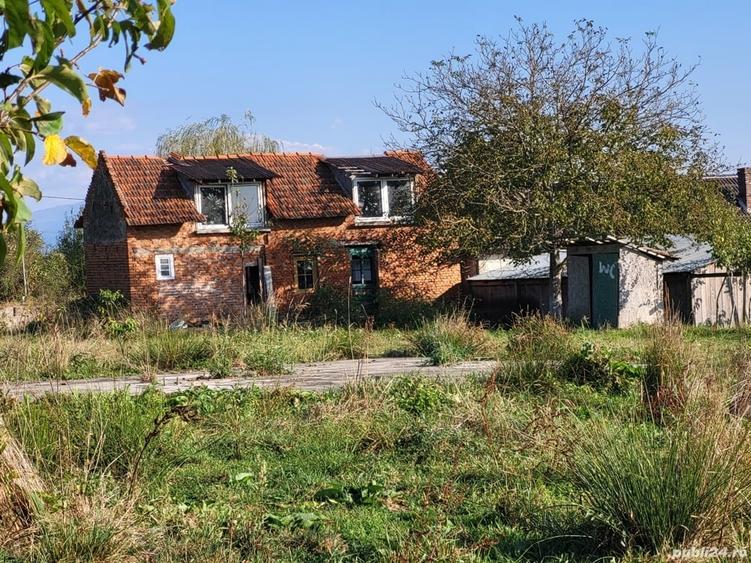 Casă cu 4 camere în Peștere