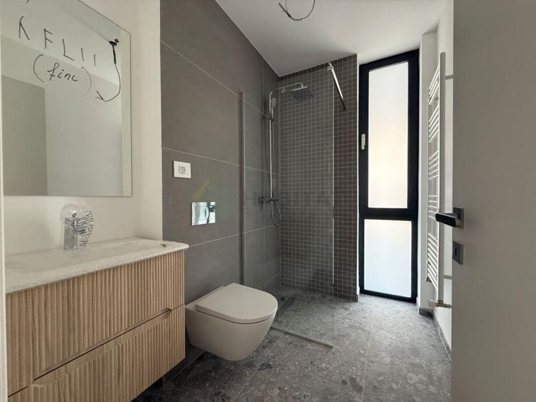 Casă cu 5 camere cu Piscina în Nord