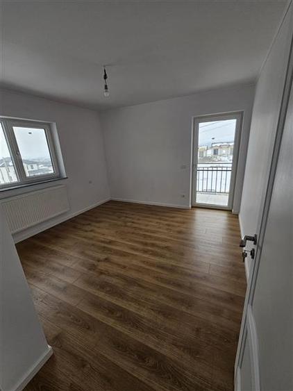 Casă cu 4 camere cu Teren 265 Mp în Ipotești