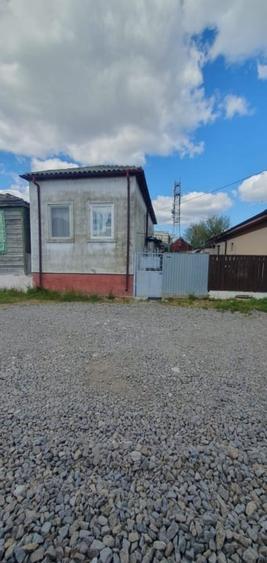 Casă individuală cu 4 camere cu Teren 132 Mp în Central