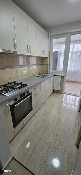 Apartament cu 3 camere semidecomandat în Central