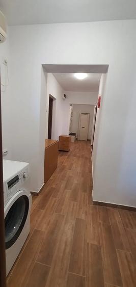 Apartament cu 3 camere decomandat în Colentina