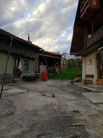 Casă cu 3 camere decomandat în Provița de Jos