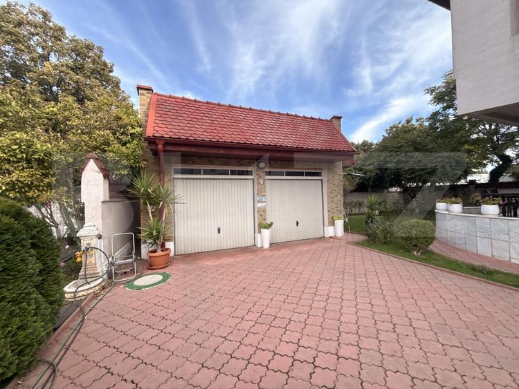 Casă individuală cu 9 camere cu Piscina în Central