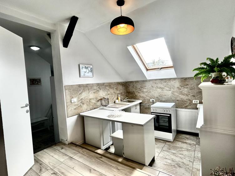 Apartament cu 4 camere decomandat în Bălcescu