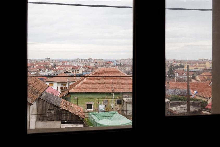 Casă individuală cu 6 camere cu Teren 916 Mp în Iorga