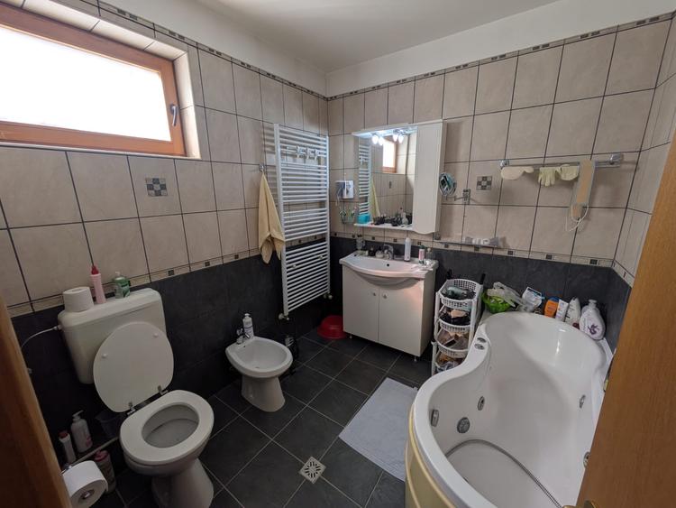 Casă cu 7 camere cu Canalizare în Castelul Peleș