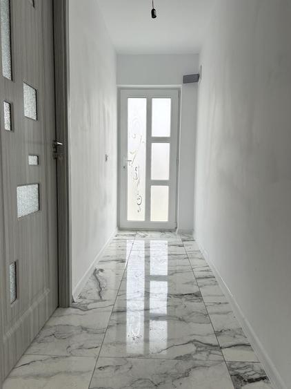 Casă individuală cu 4 camere cu Canalizare în Pecineaga