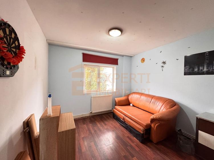 Apartament cu 2 camere decomandat în CET