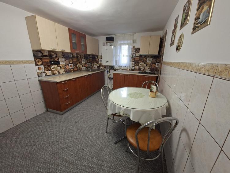 Casă cu 4 camere în Grădiștea