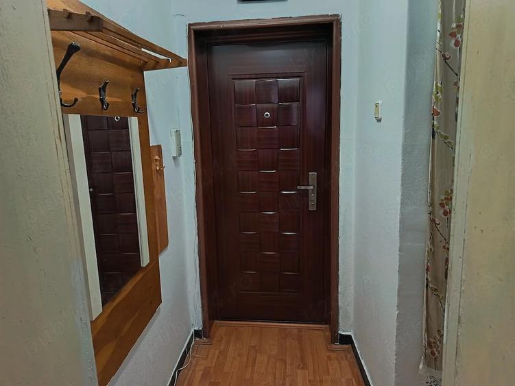 Apartament cu 2 camere semidecomandat în Huc