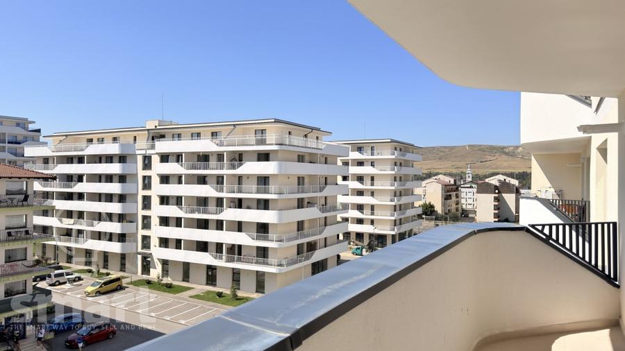 Apartament cu 3 camere semidecomandat, mobilat în Florești