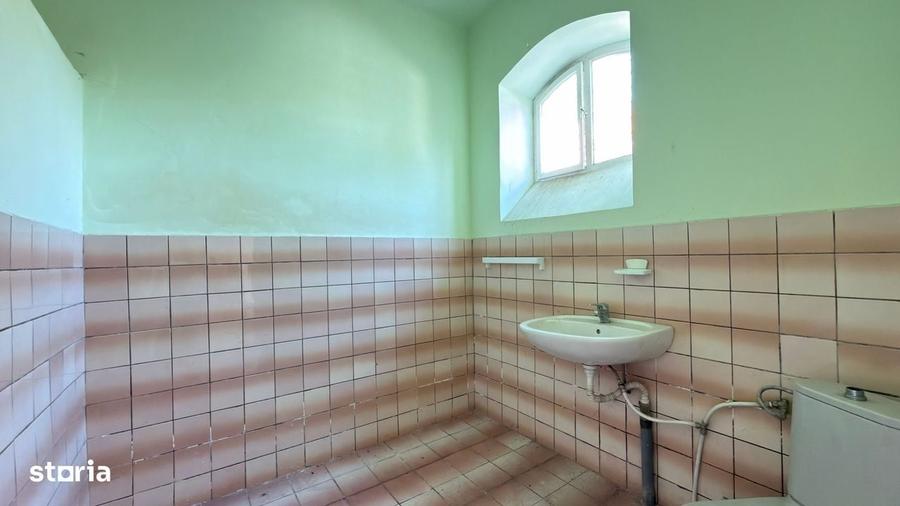Casă cu 4 camere în Central