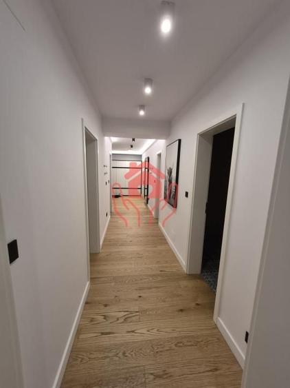 Apartament cu 3 camere decomandat, mobilat în Băneasa