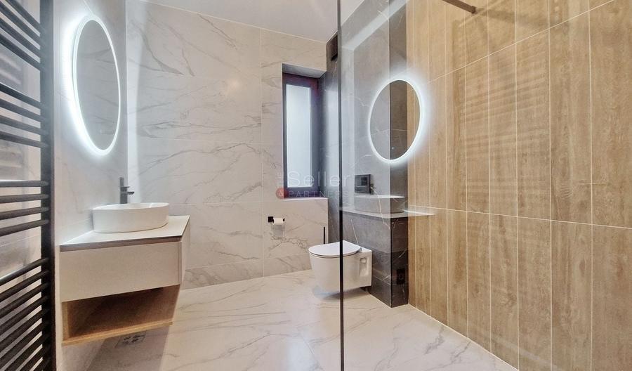 Apartament cu 2 camere semidecomandat, mobilat în Poiana Brașov