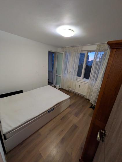 PIATA IANCULUI, metrou, 3 camere, 2500ron - 1