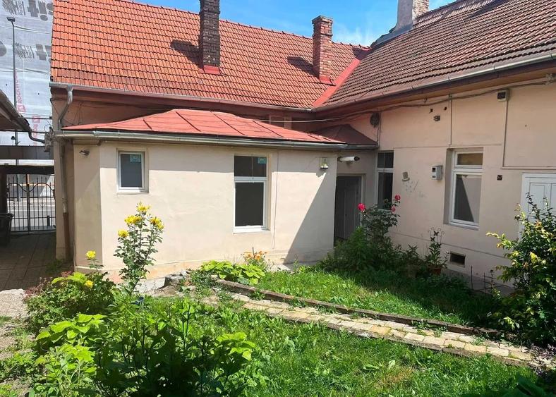 Birou, de 150 mp, în Central