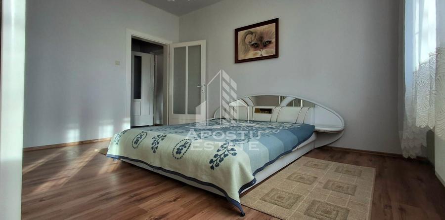 Casă individuală cu 5 camere cu Teren 697 Mp în Vladimirescu