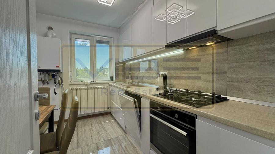 Apartament cu 2 camere semidecomandat, mobilat în Podu Roș