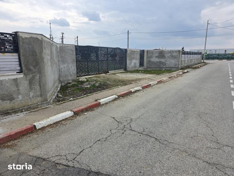 Teren de 2242 mp, în Central