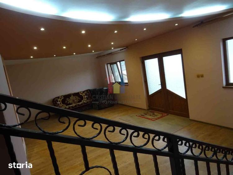 Casă cu 5 camere cu Teren 700 Mp în Radu Negru