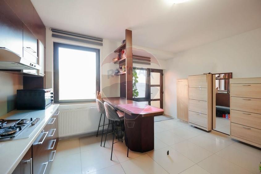 Duplex cu 3 camere cu Teren 241 Mp în Iosia