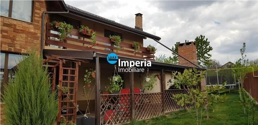 Casă individuală cu 5 camere cu Piscina în Breazu
