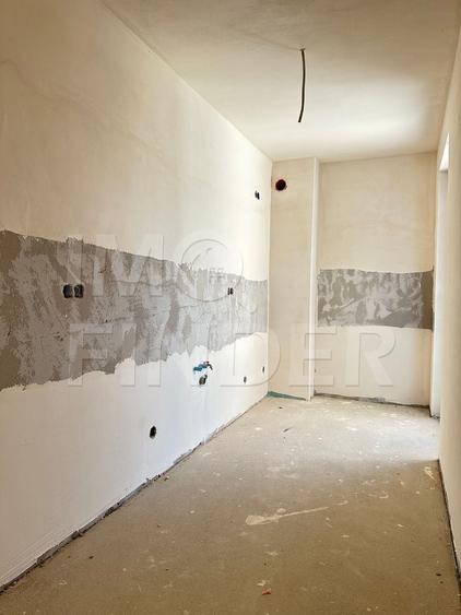 Apartament cu 3 camere semidecomandat în Andrei Mureșanu