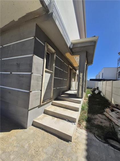 Duplex cu 4 camere cu Teren 280 Mp în Moșnița Nouă