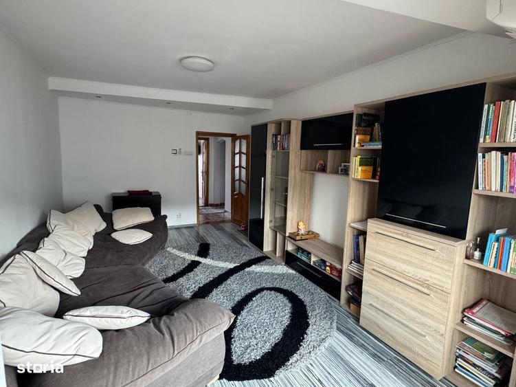 Apartament cu 3 camere în Alexandru cel Bun