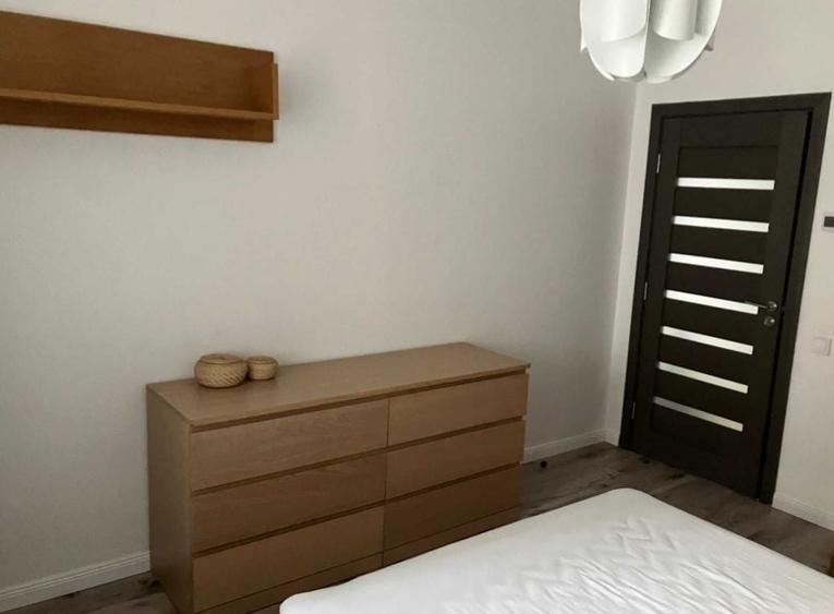 Apartament cu 2 camere semidecomandat în Tudor
