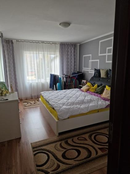 Casă cu 7 camere cu Teren 255 Mp în Central