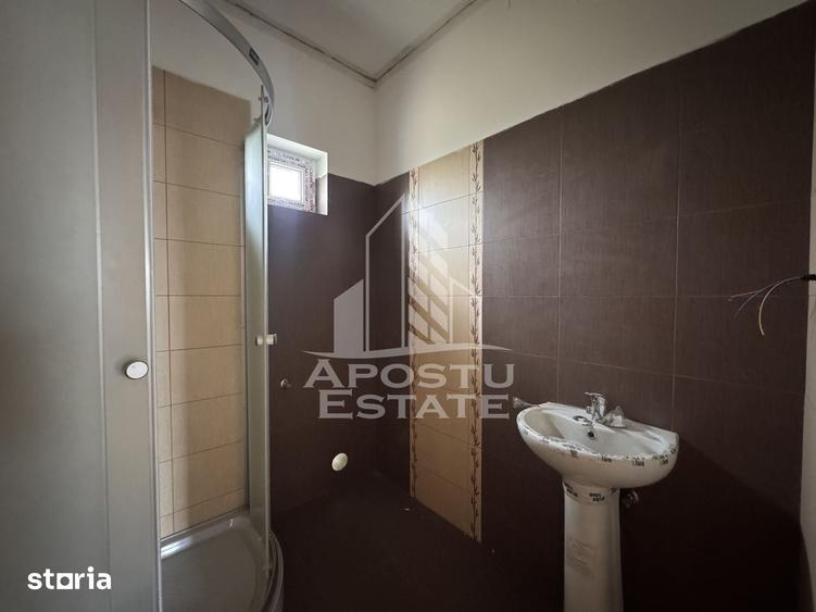 Casă cu 10 camere cu Teren 1100 Mp în Fărcădin