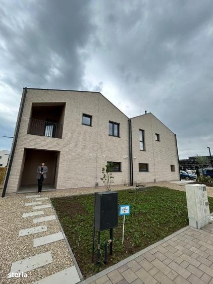 Casă individuală cu 4 camere cu Teren 221 Mp în Frumușani