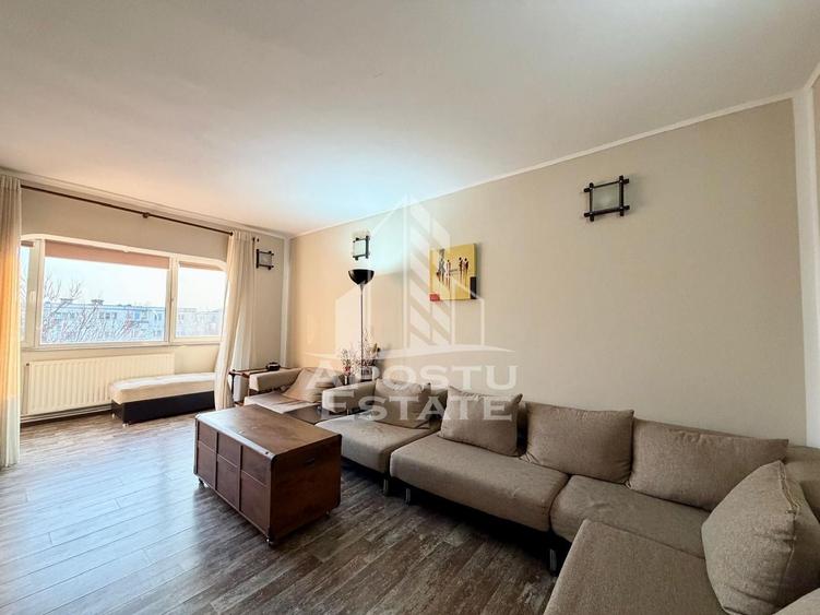Apartament cu 3 camere decomandat, mobilat în Girocului
