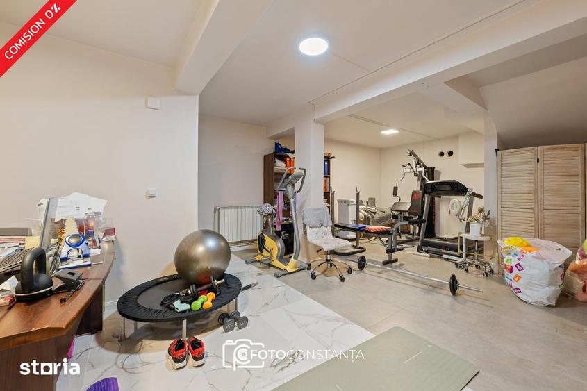 Casă cu 5 camere cu Teren 755 Mp în Palazu Mare