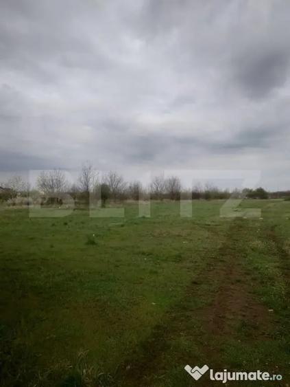 Teren de 3515 mp, în Central