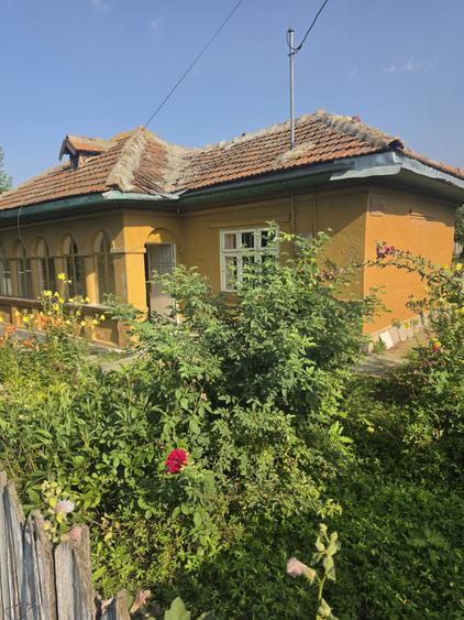 Casă individuală cu 2 camere cu Teren 1100 Mp în Găneasa