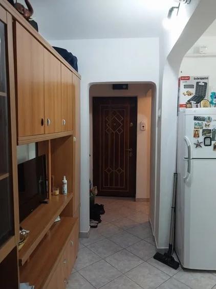 Apartament cu 2 camere decomandat în Precista