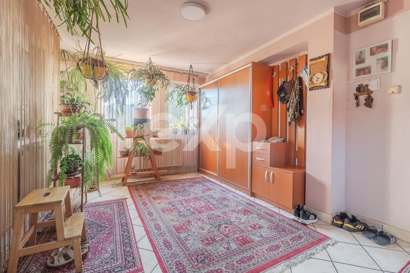 Casă individuală cu 6 camere cu Canalizare în Centura