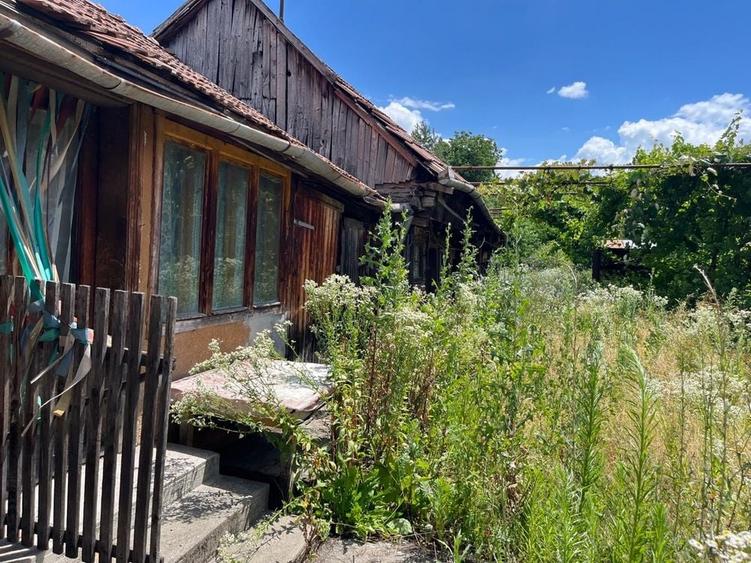 Casă cu 4 camere în Morăreni
