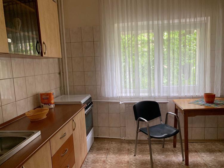 Garsonieră decomandată, mobilată în Muncii