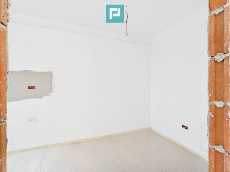 Penthouse cu 2 camere decomandat în Chișoda