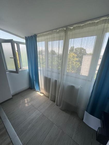 Apartament cu 3 camere decomandat în Tomis II