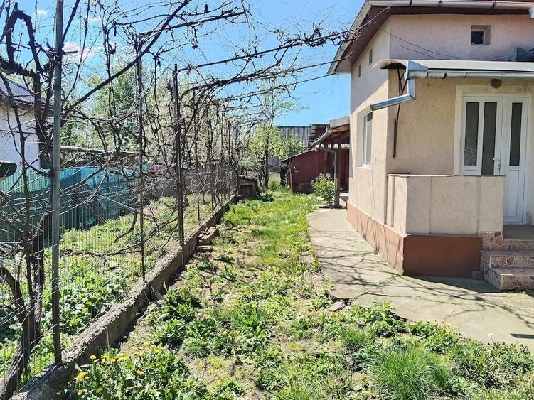 Casă cu 3 camere cu Teren 678 Mp în Central