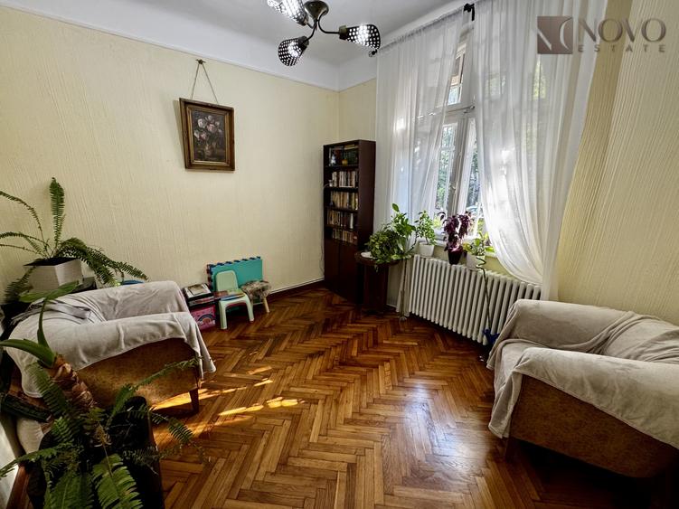 Apartament cu 4 camere decomandat în Cotroceni