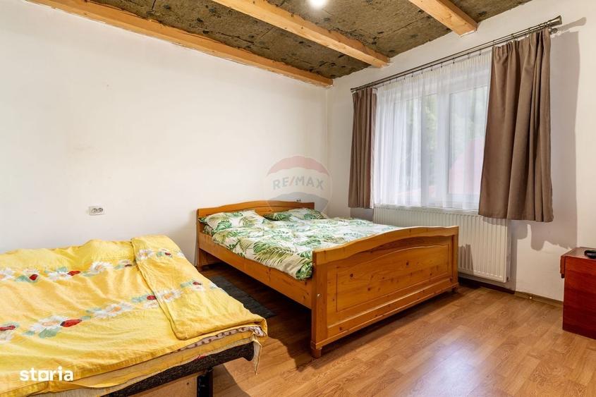 Casă cu 4 camere cu Teren 500 Mp în Măguri